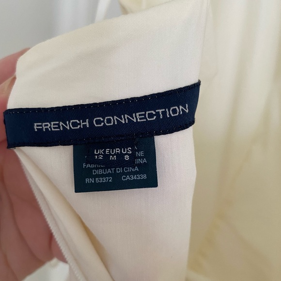 White dress with lace finish - Picture 7 of 8